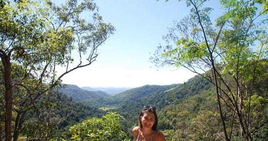 Ayuda australia laura